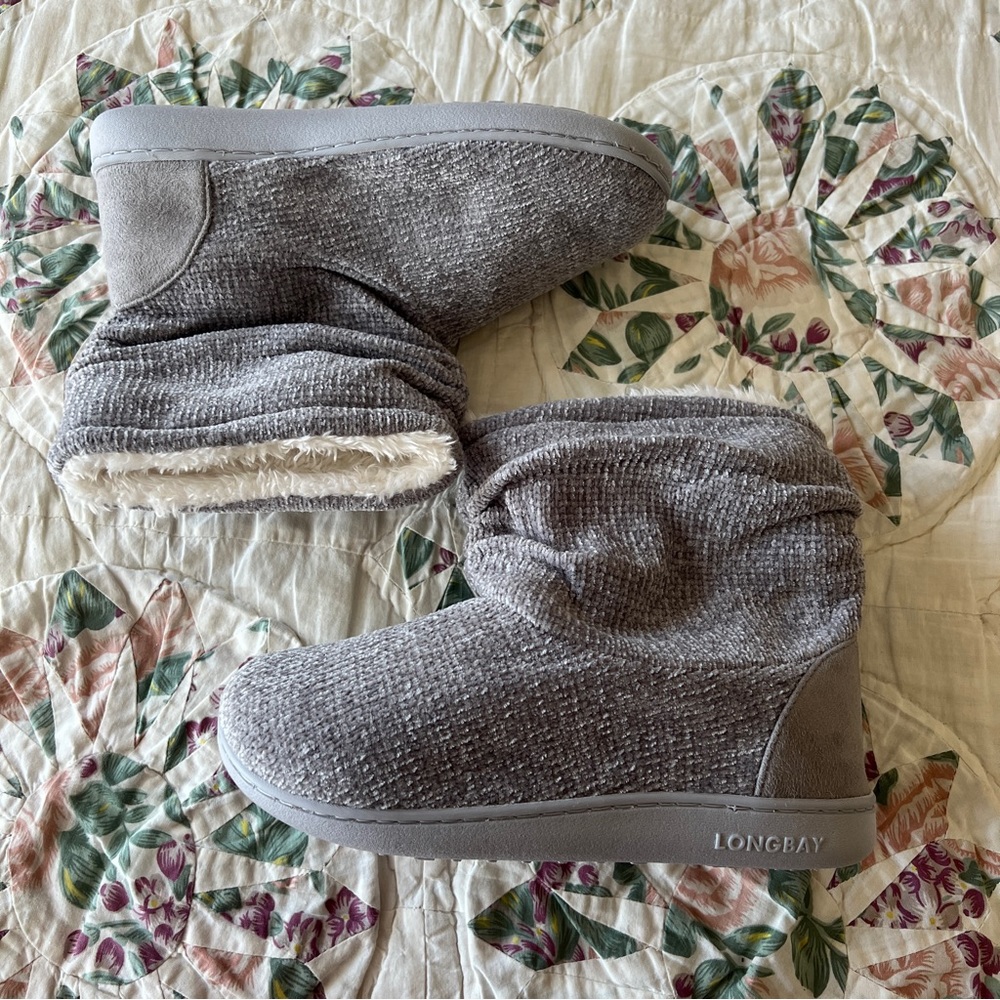 NWT LongBay Women's Chenille Knit Bootie Memory Foam Slippers, Small (5-6)